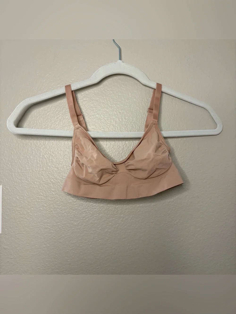 Skims small/Med shapewear slimming hourglass bra beige sand women’s casual